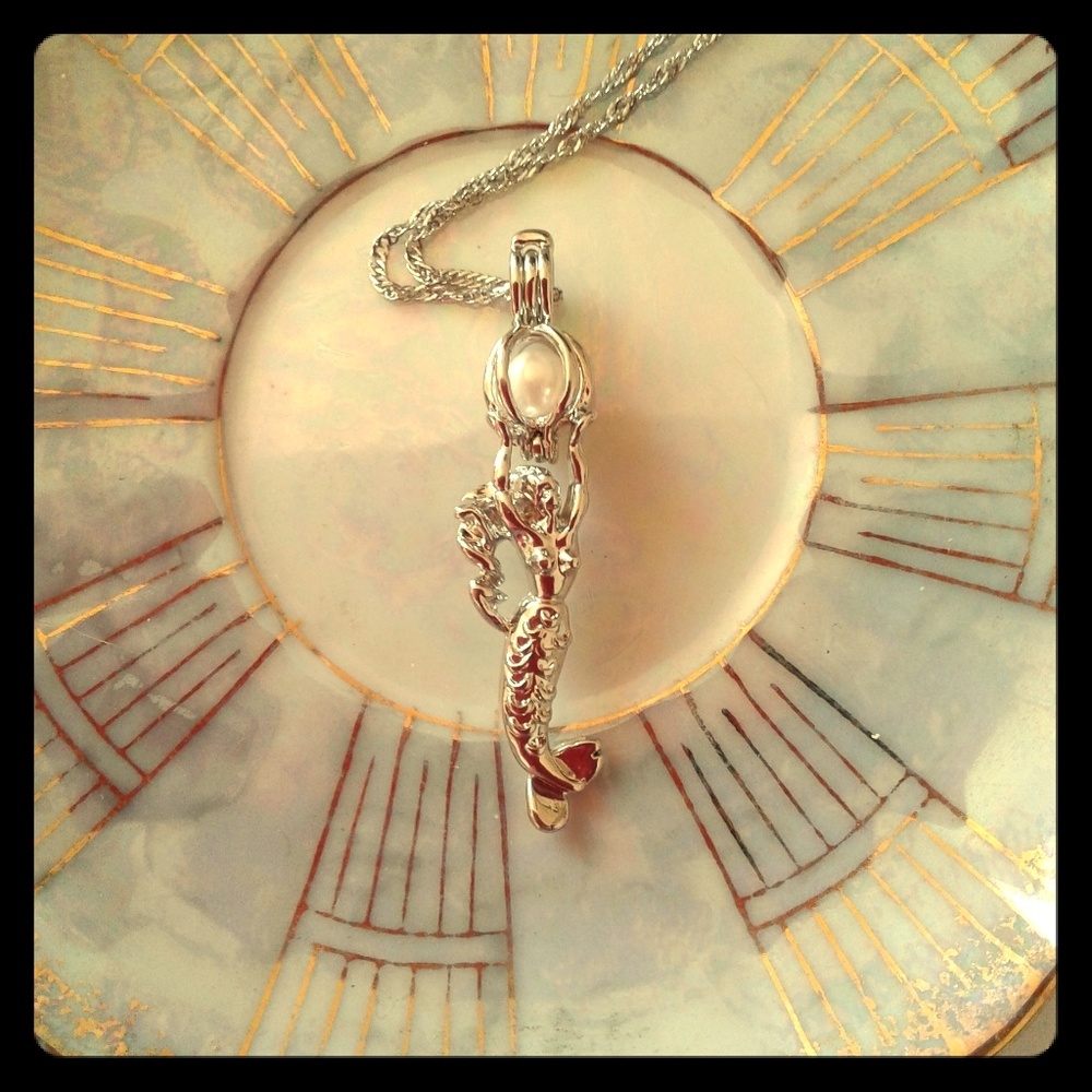 Mermaid 925 Silver & Freshwater Pearl Cage Locket